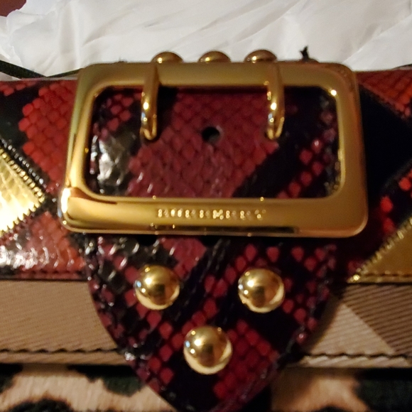 crossbody - Picture 3 of 8